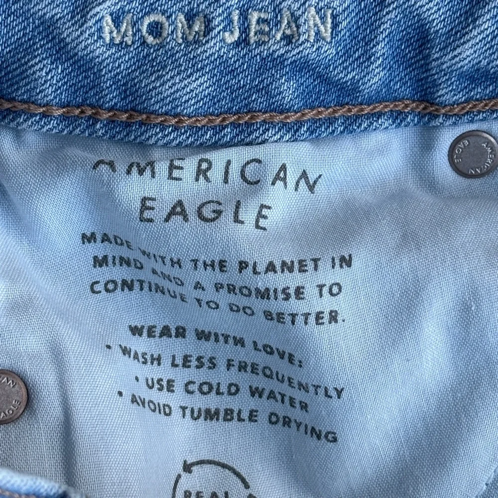 American Eagle Mom Jeans Strigid Women's Size 4 - Picture 6 of 11